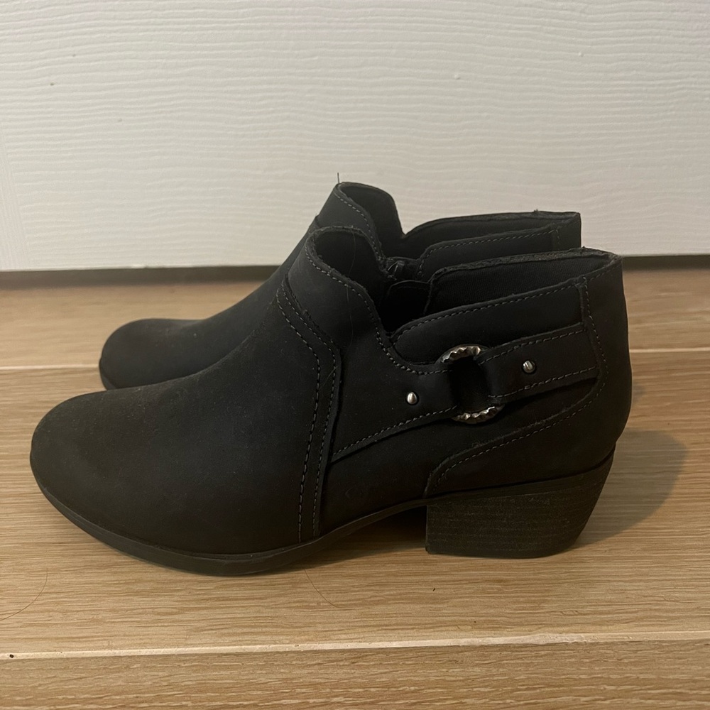 NWT Clarks Charlten Grace Booties Ankle Boots Size 8